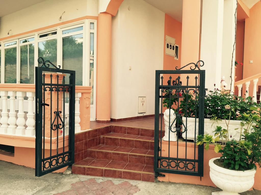 Apartments Delfin Ulcinj Ngoại thất bức ảnh