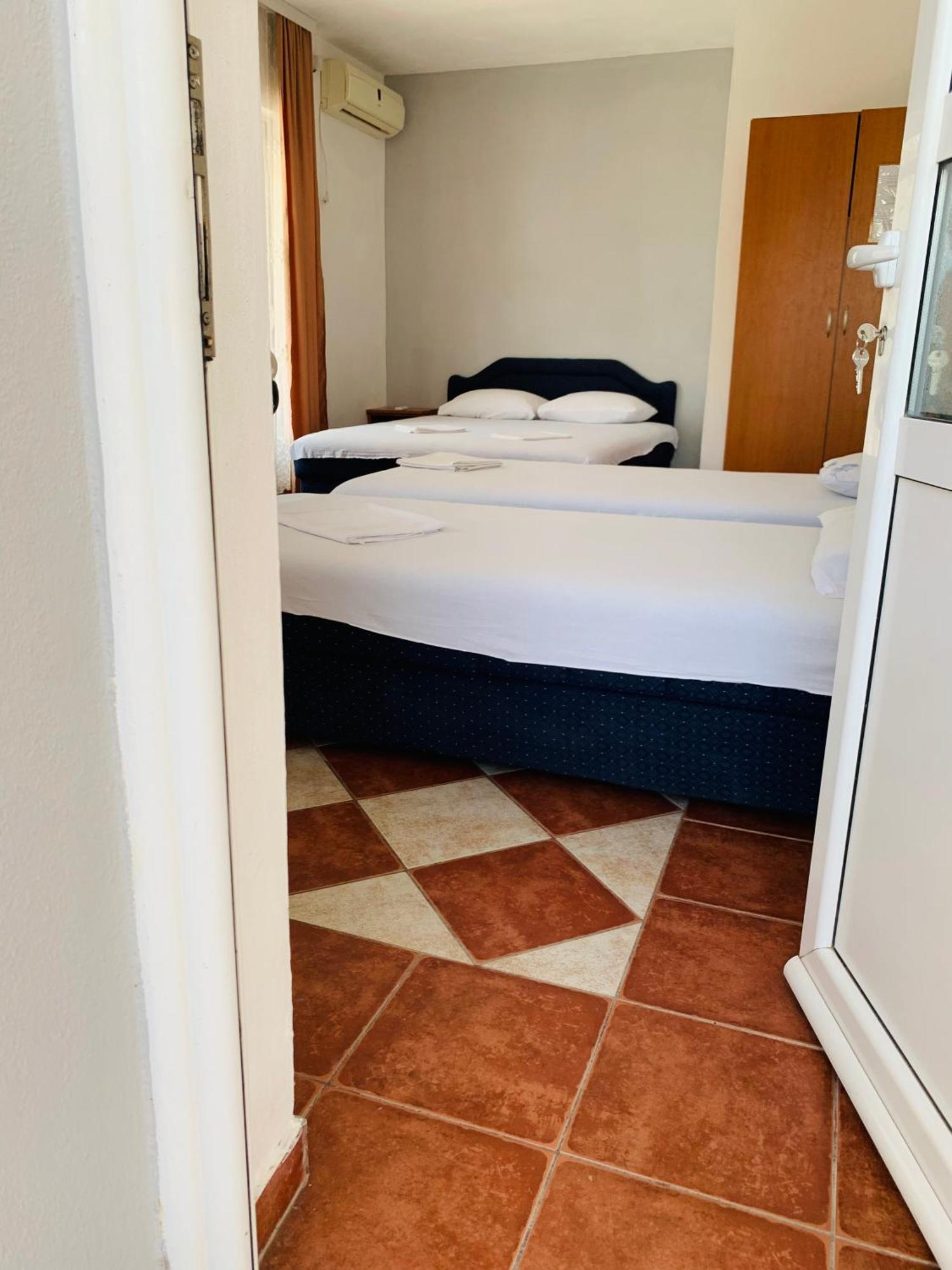 Apartments Delfin Ulcinj Ngoại thất bức ảnh