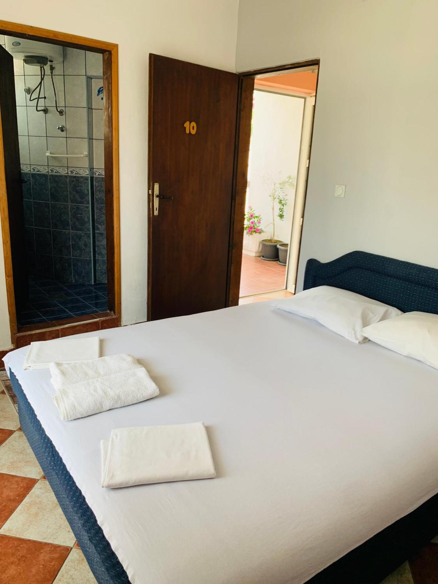 Apartments Delfin Ulcinj Ngoại thất bức ảnh