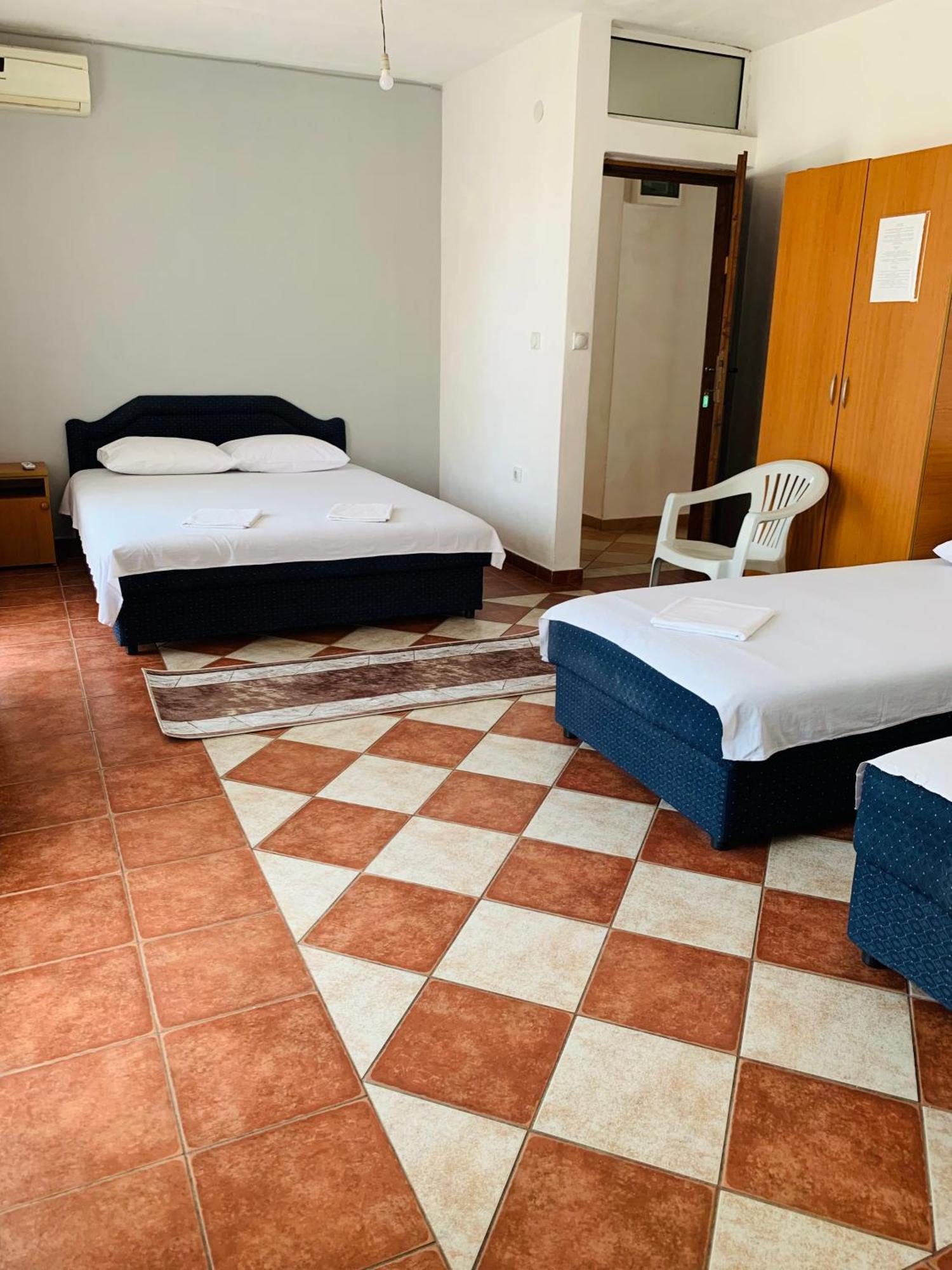 Apartments Delfin Ulcinj Ngoại thất bức ảnh