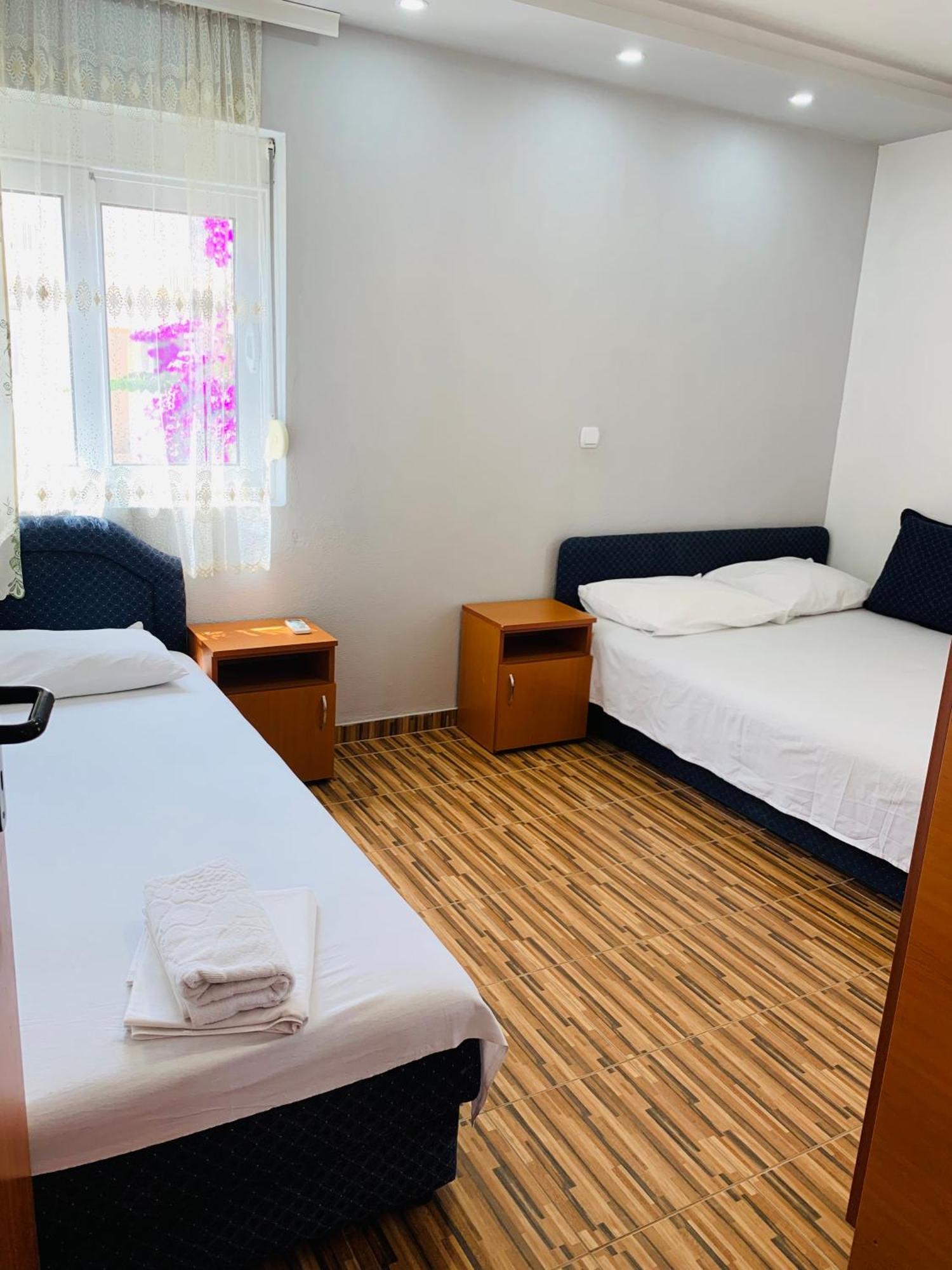 Apartments Delfin Ulcinj Ngoại thất bức ảnh