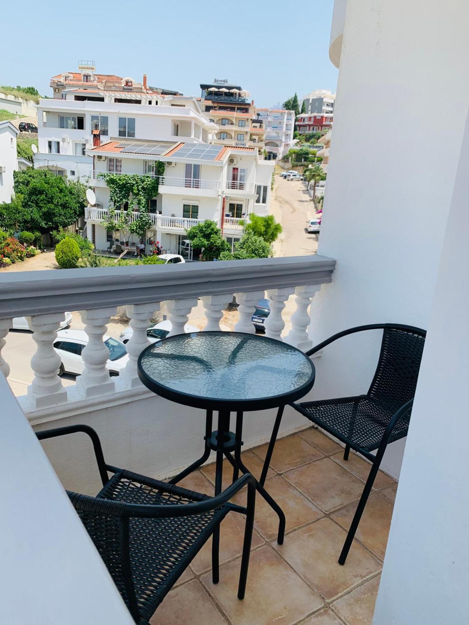 Apartments Delfin Ulcinj Ngoại thất bức ảnh