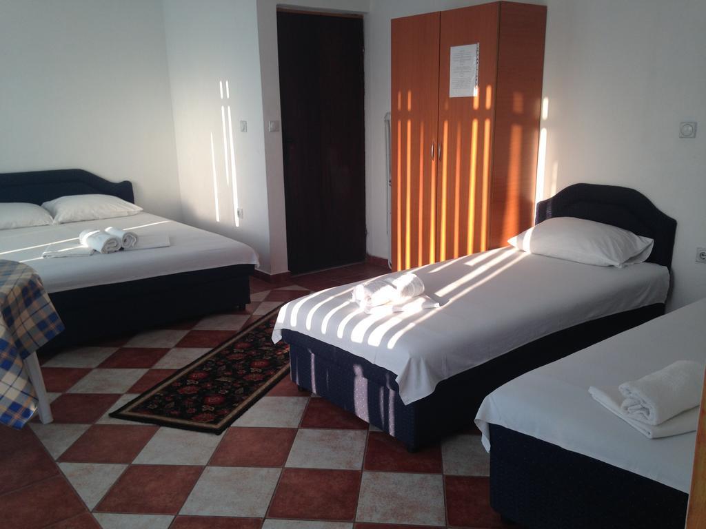 Apartments Delfin Ulcinj Ngoại thất bức ảnh