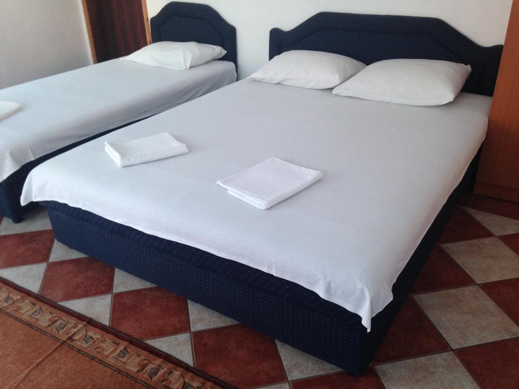 Apartments Delfin Ulcinj Ngoại thất bức ảnh
