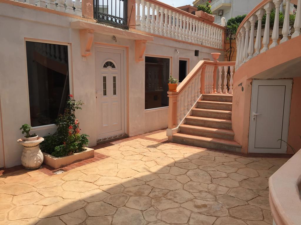 Apartments Delfin Ulcinj Ngoại thất bức ảnh